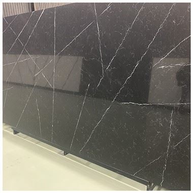 Черная кварцевая плита Marquina