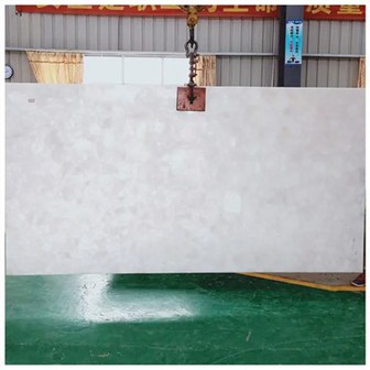 Плита из белого кварца